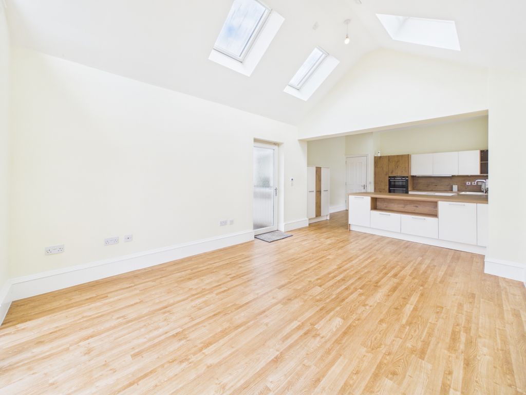 Additional image 9 of 2 bed bungalow for saleNithdene, Victoria Place, Airdrie ML6