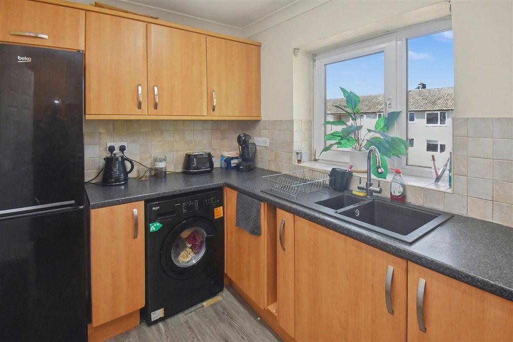 Additional image 3 of 2 bed flat to rentArgyll Street, Corby NN17