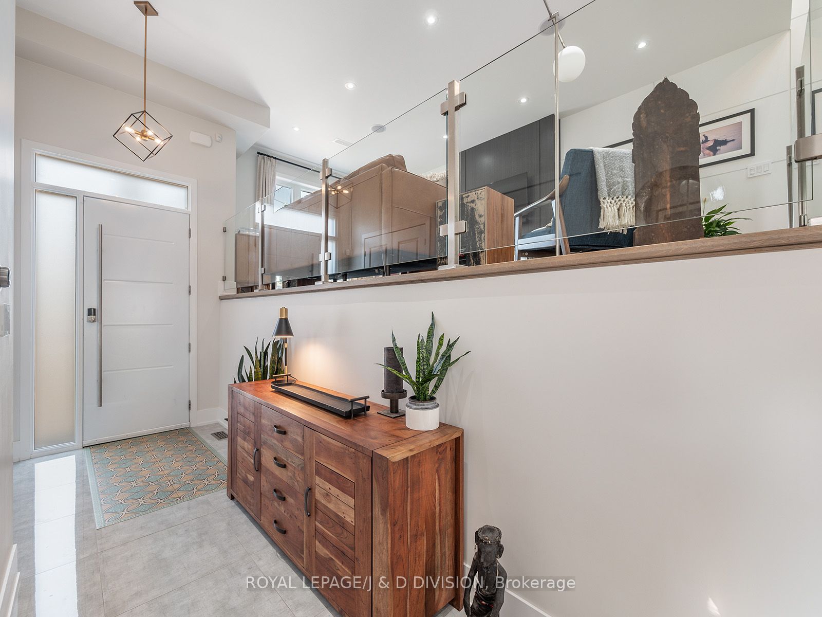Additional image 3 of 221 Virginia Avenue, Toronto, ON, M4C 2T6