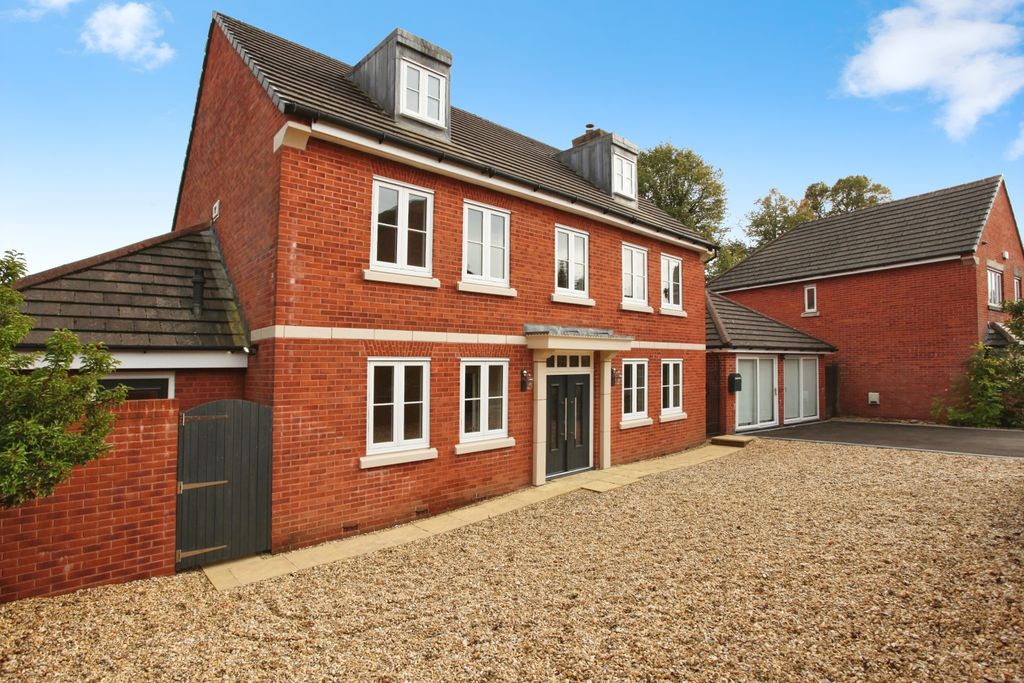 Additional image 7 of 5 bed detached house for saleMons Close, Newport NP20