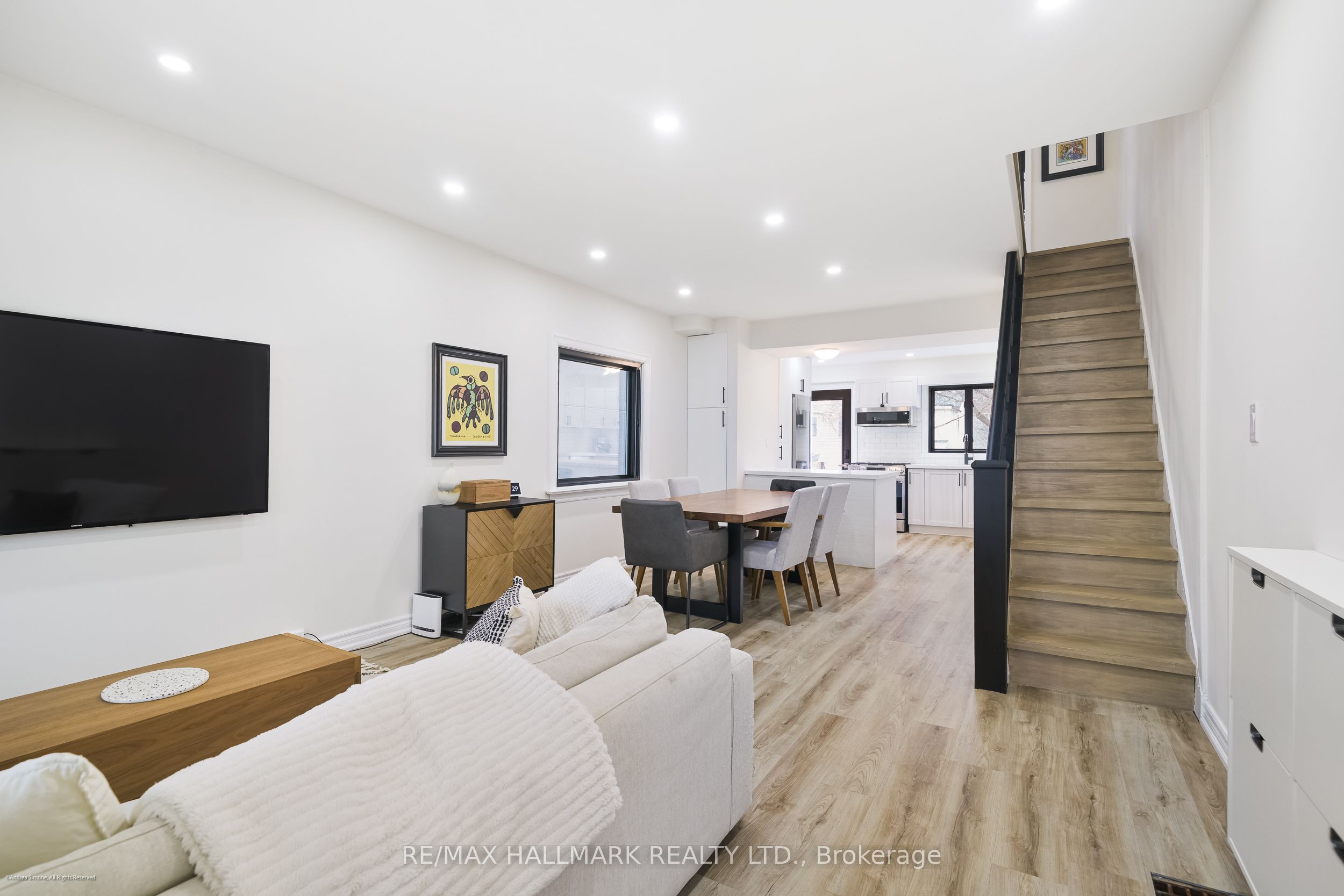 Additional image 4 of Main & Secon-208 Cedarvale Avenue, Toronto, ON, M4C 4K2