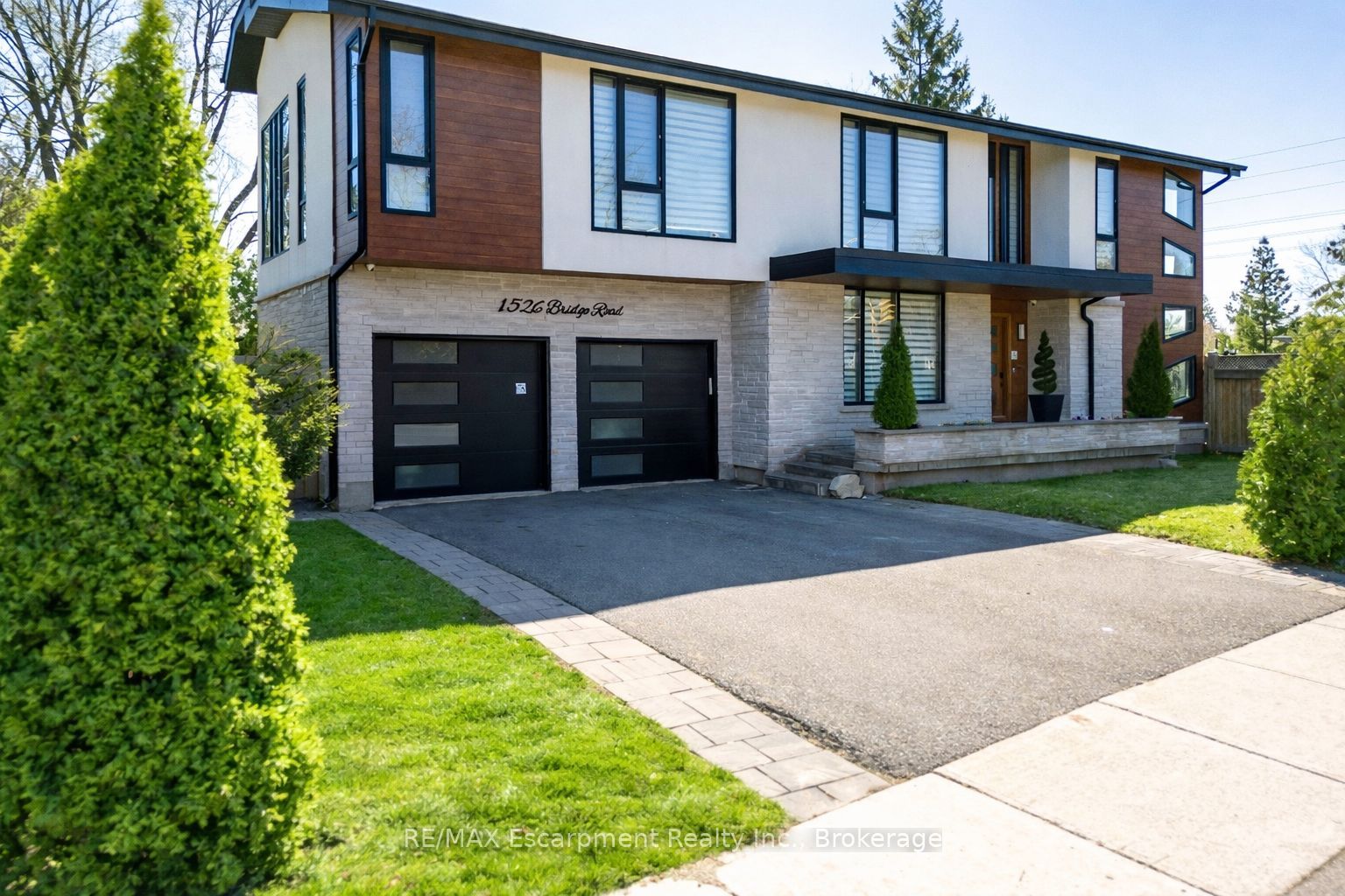 1526 Bridge Road, Oakville, ON, L6L 2E3