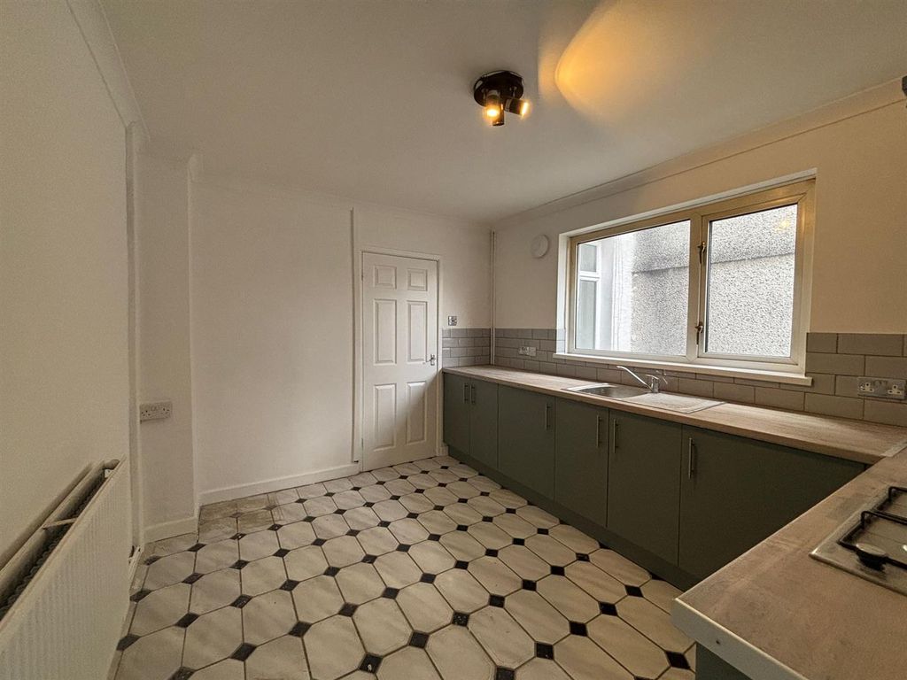 Additional image 10 of 3 bed property to rentBrynonen Terrace, Penydarren, Merthyr Tydfil CF47
