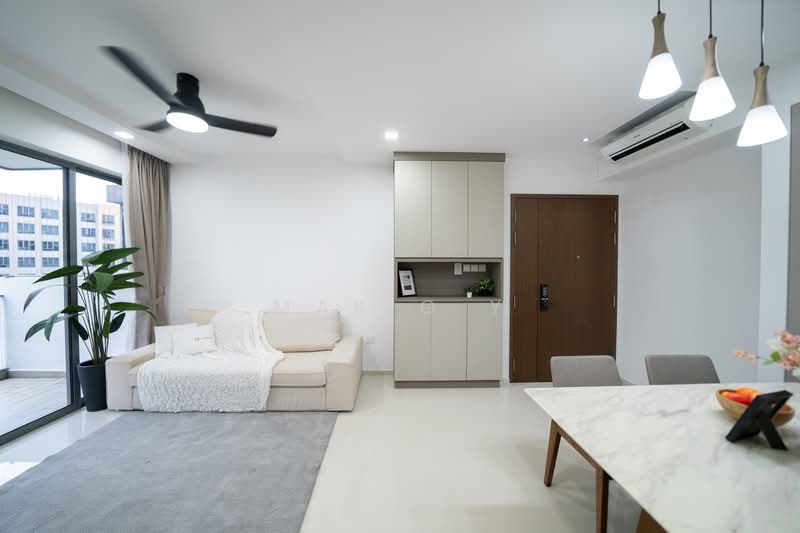180 Canberra Drive photo 2