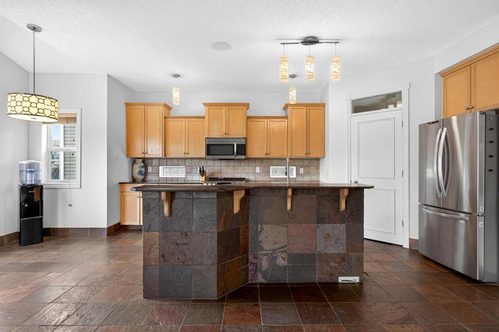 Additional image 3 of 172 Cove Drive, Chestermere, AB, T1X1E5