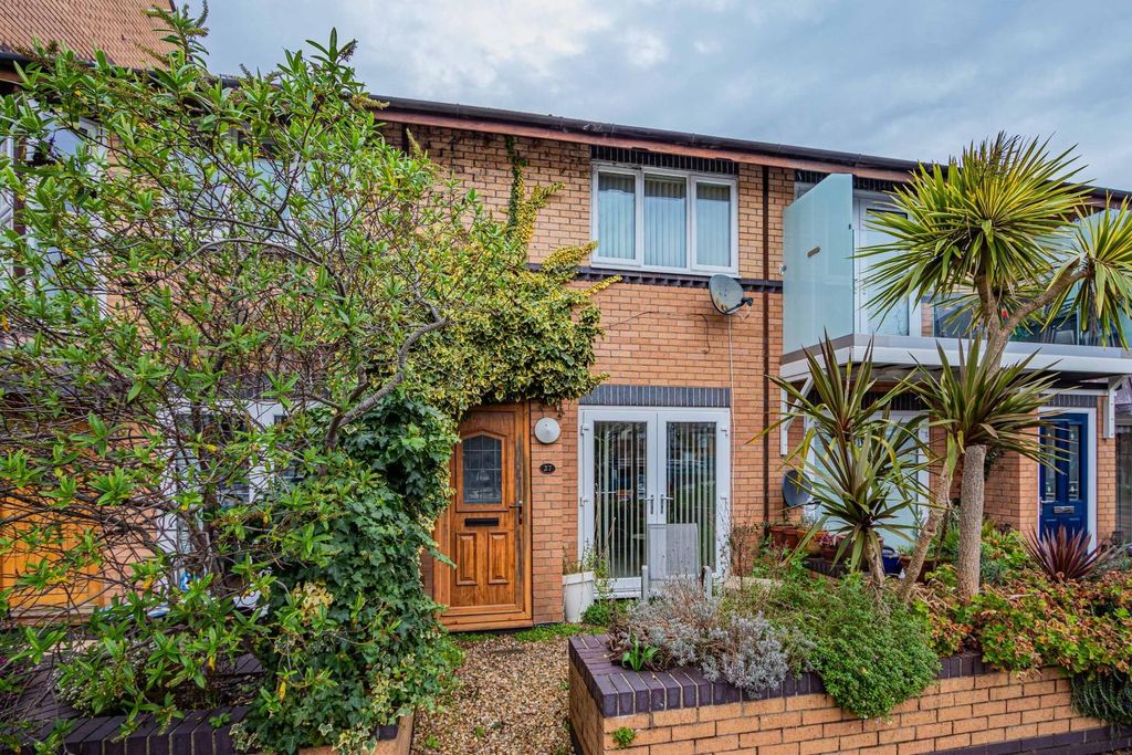 2 bed terraced house to rentPlas Taliesin, Penarth CF64