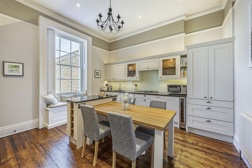 Additional image 5 of 3 bed flat for saleLansdown Terrace, Malvern Road, Cheltenham GL50