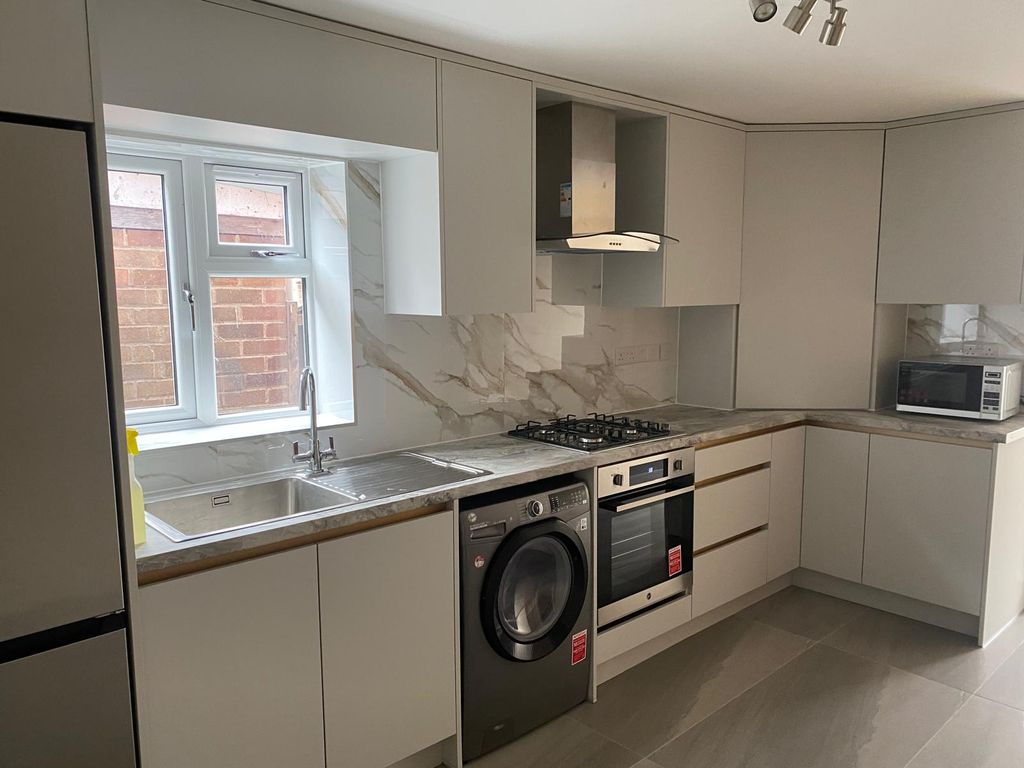 1 bed flat to rentRepton Avenue, Derby DE23