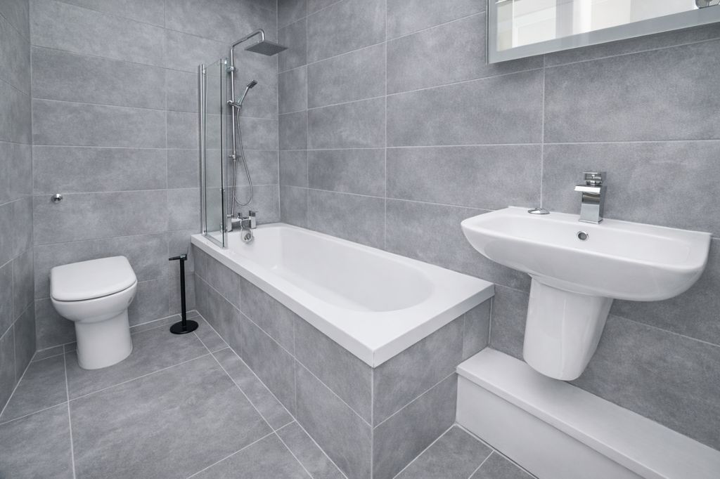 Additional image 7 of 5 bed flat for saleGrosvenor Street, Cheltenham, Gloucestershire GL52