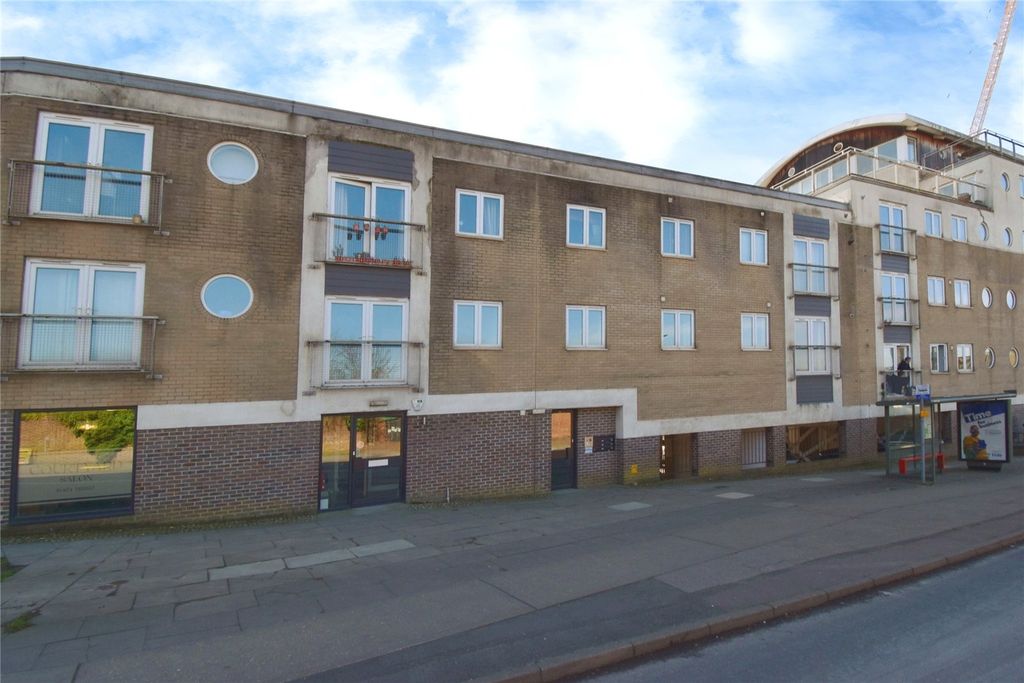 2 bed flat to rentFore Hamlet, Nautica, Ipswich, Suffolk IP3