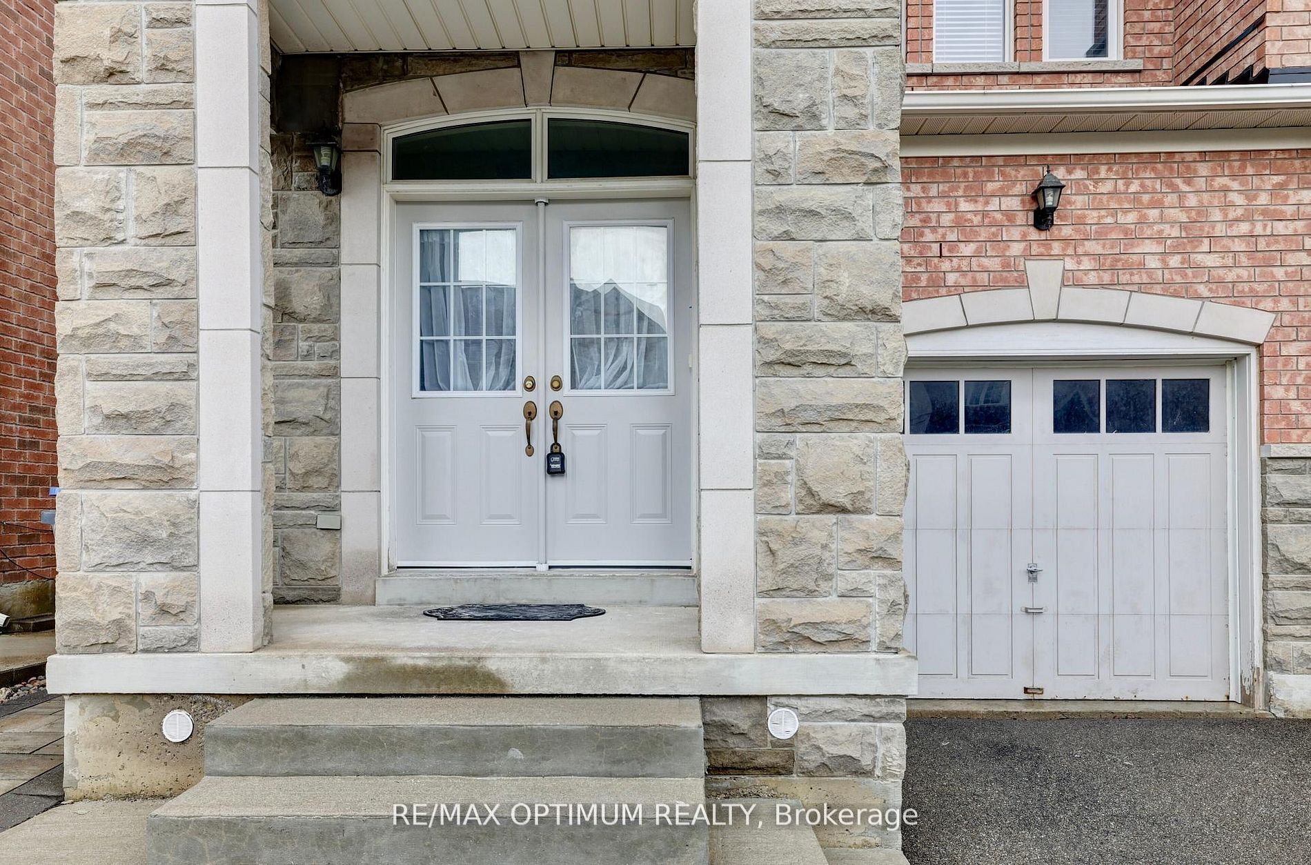21 Saint Eugene Street, Brampton, ON, L6Y 0N5 photo 2