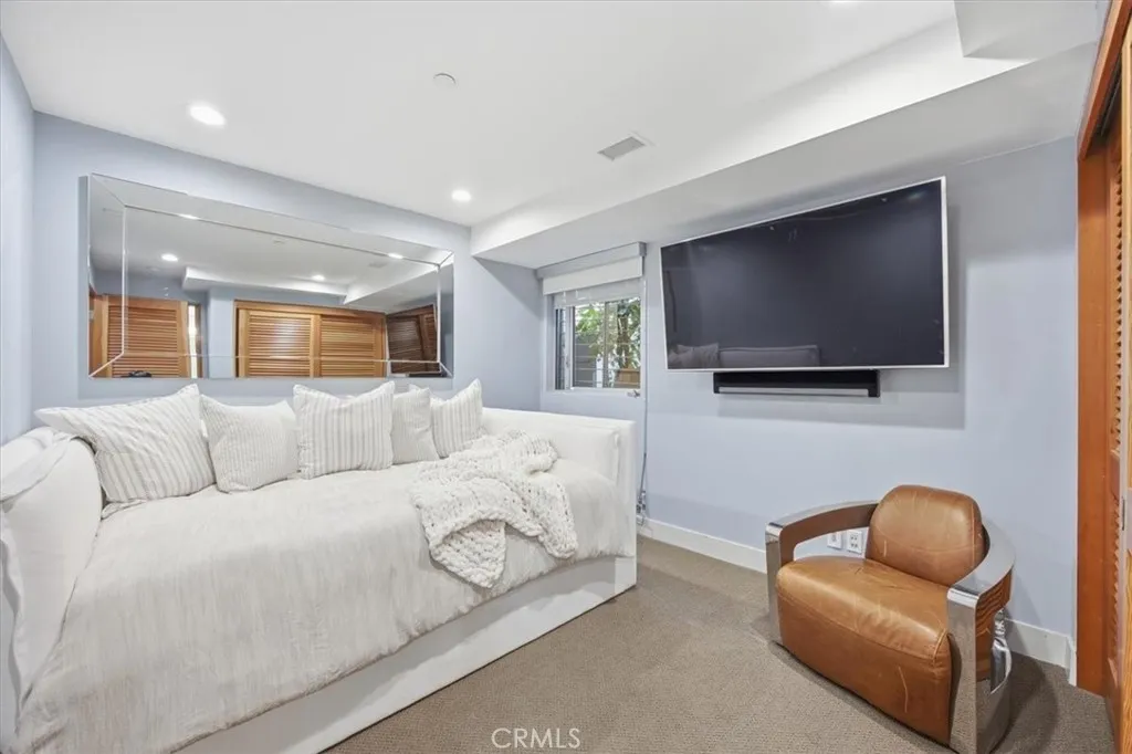 Additional image 30 of 1211 Bayview Dr, Manhattan Beach, CA 90266