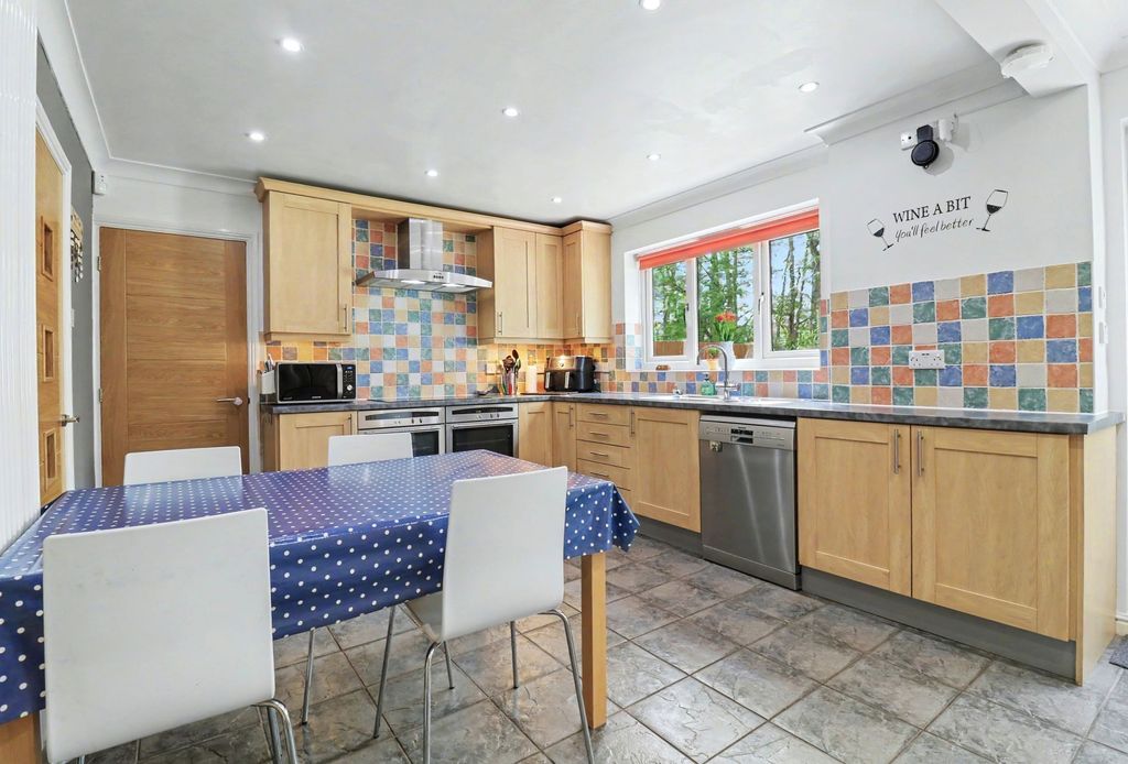 Additional image 5 of 6 bed detached house for saleBritannia Gardens, Hedge End SO30