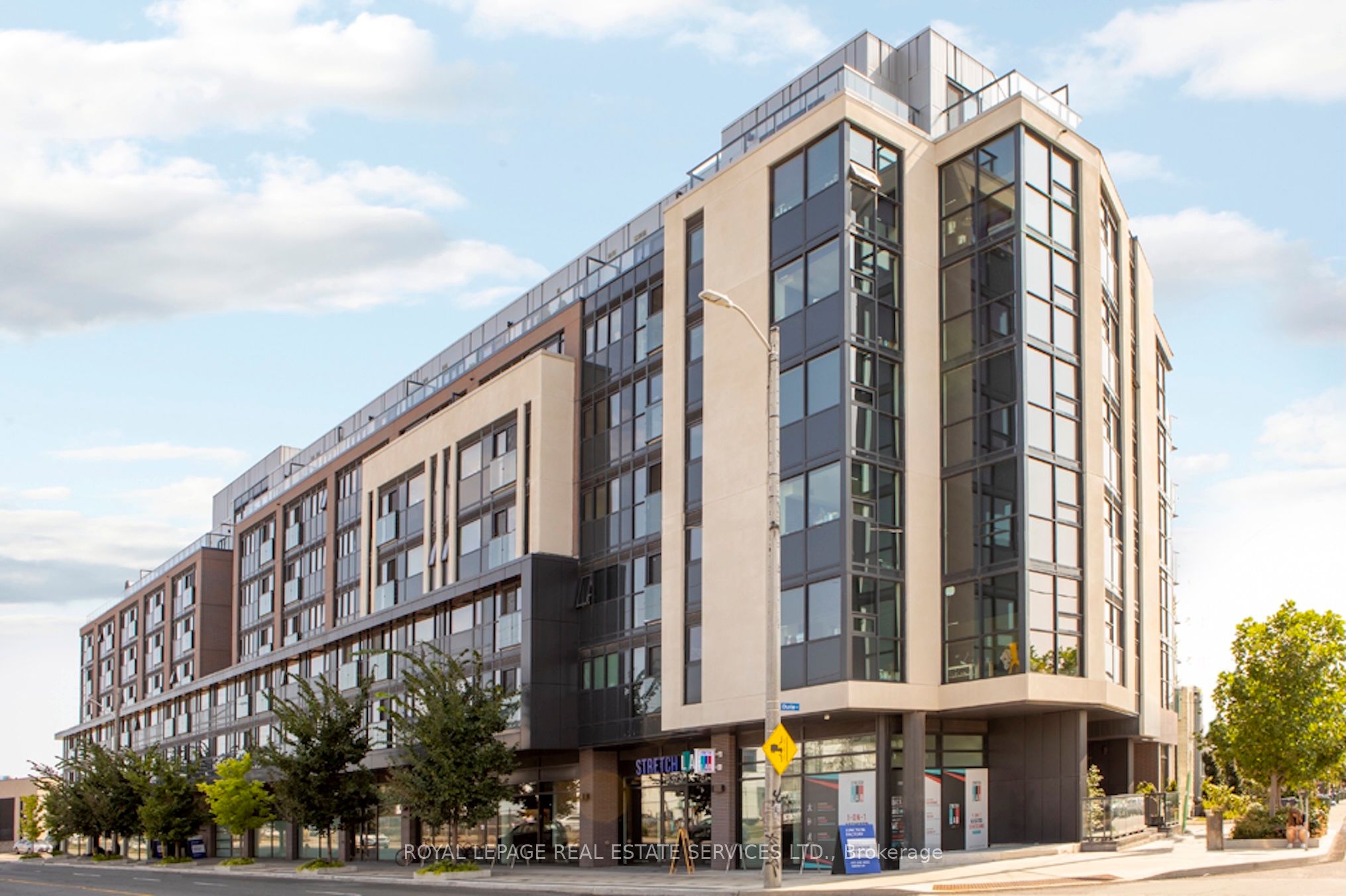 514-3385 Dundas Street W, Toronto, ON, M6S 2S2