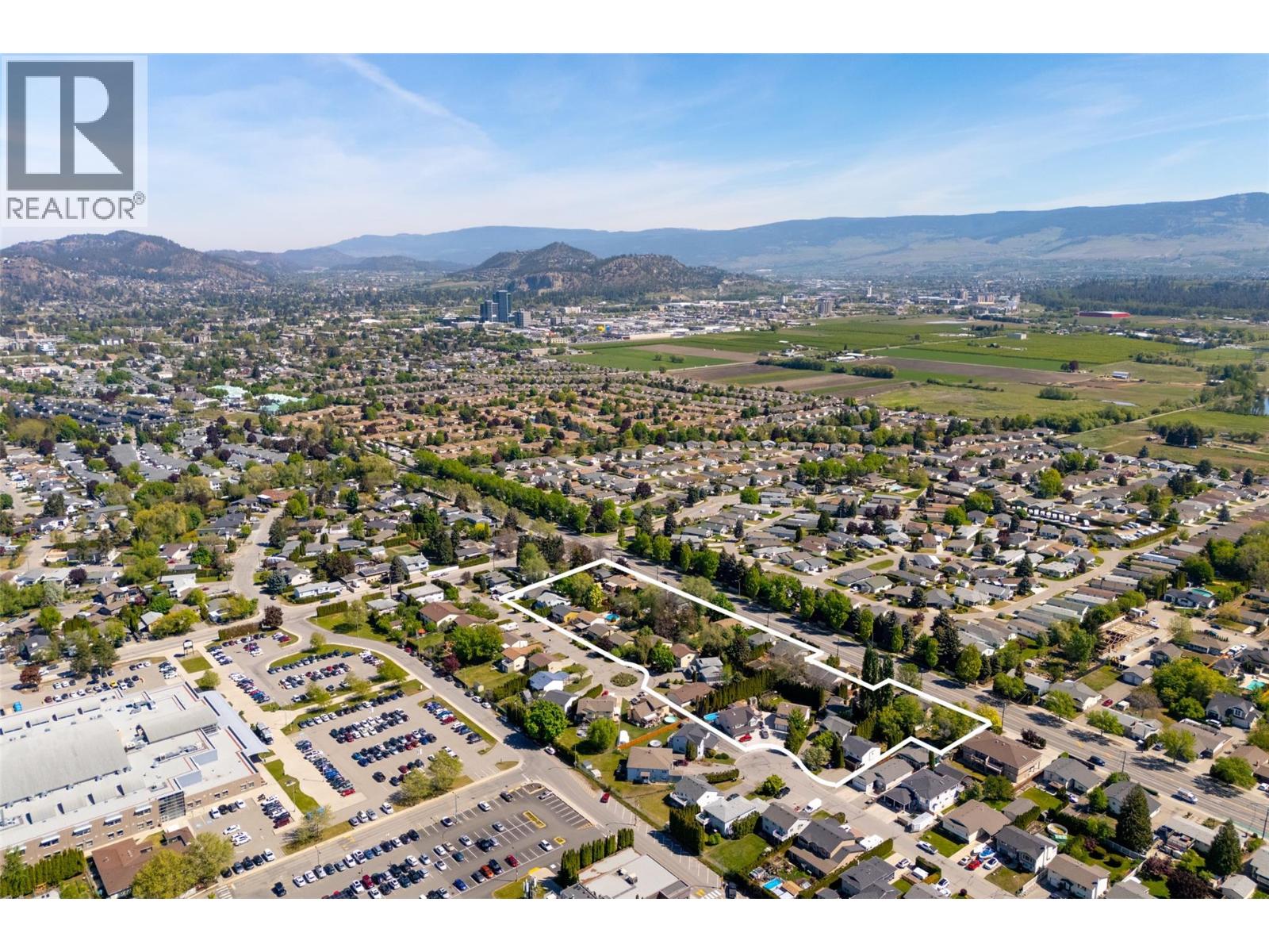 Additional image 5 of 2860 Gordon Drive, Kelowna, BC, V1W3R3