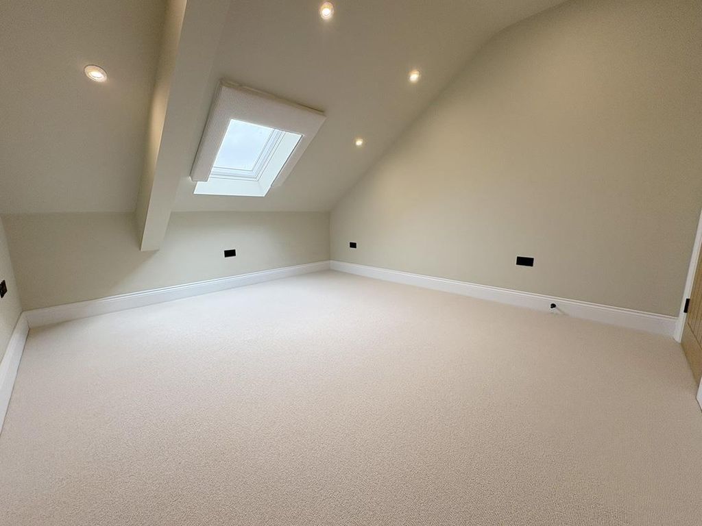 Additional image 19 of 4 bed property to rentHarewood Avenue, Harewood, Leeds LS17