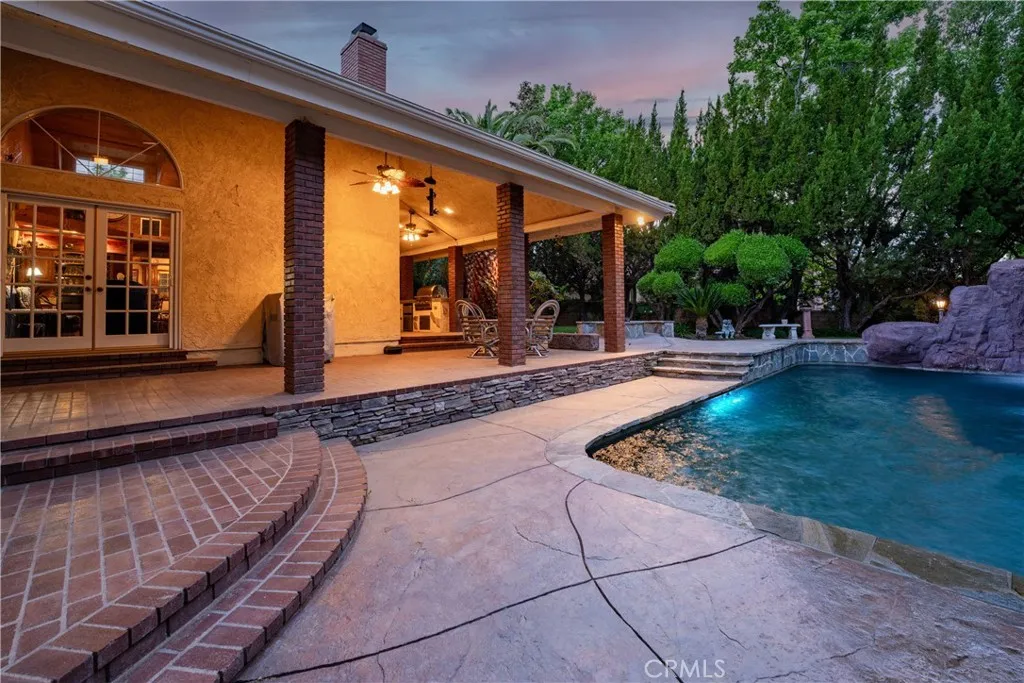 41504 Mission Dr, Palmdale, CA 93551