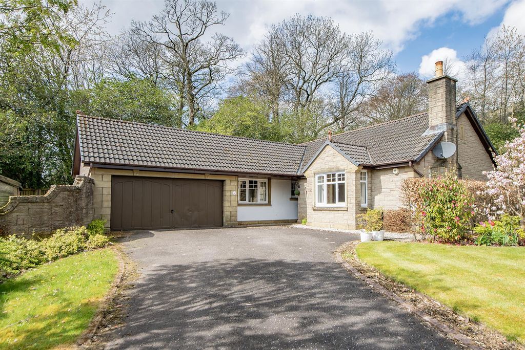 3 bed detached bungalow for sale18 Ashley Avenue, Dollar FK14