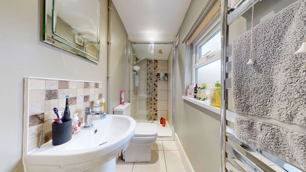 Additional image 7 of 4 bed shared accommodation to rentDogfield Street, Cardiff CF24