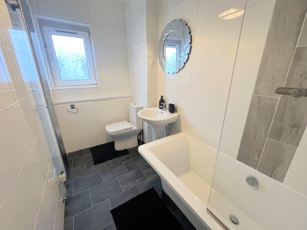 Additional image 9 of 2 bed flat to rentHolyrood Street, Burnbank, Hamilton ML3