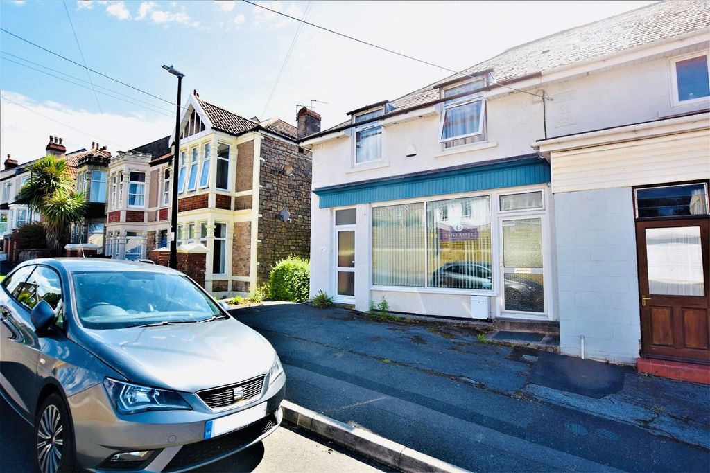 2 bed flat to rentSouth Road, Bristol BS20