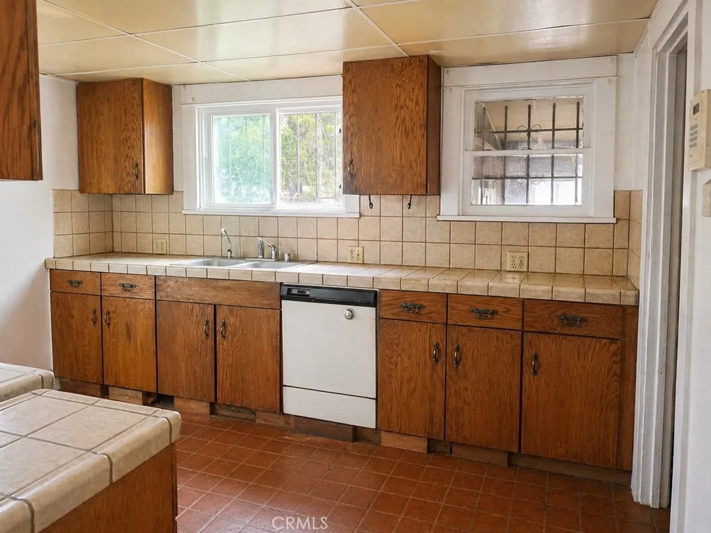 Additional image 6 of 211 S Bel Aire Drive, Burbank, CA 91501