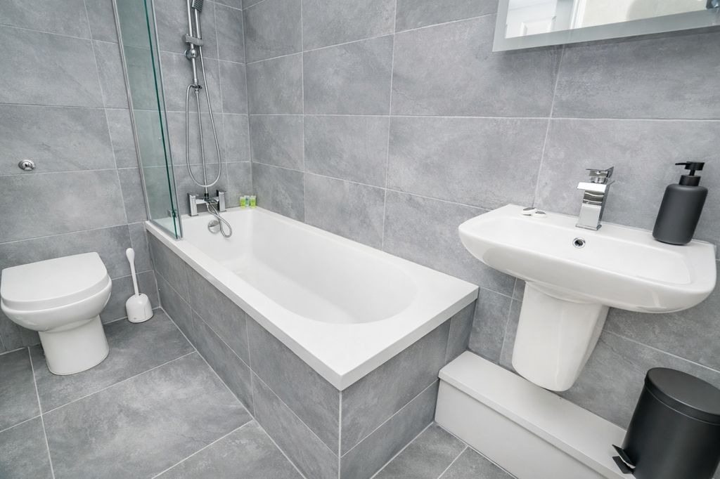 Additional image 30 of 5 bed flat for saleGrosvenor Street, Cheltenham, Gloucestershire GL52