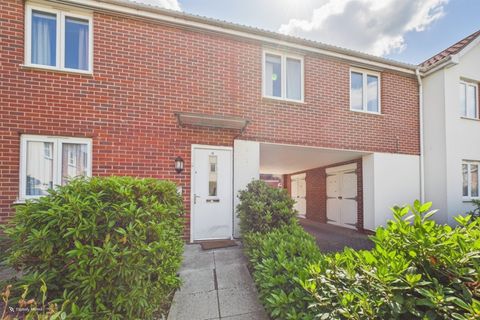 Regis Park Road, Reading, Berkshire RG6