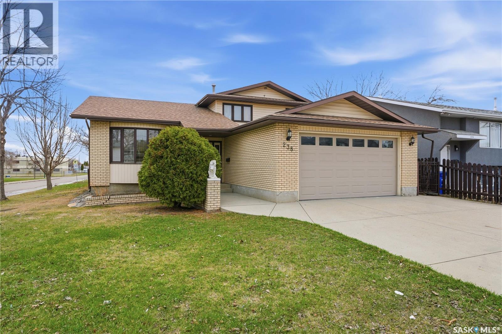 Additional image 2 of 238 S Avenue N, Saskatoon, SK, S7L2Z8