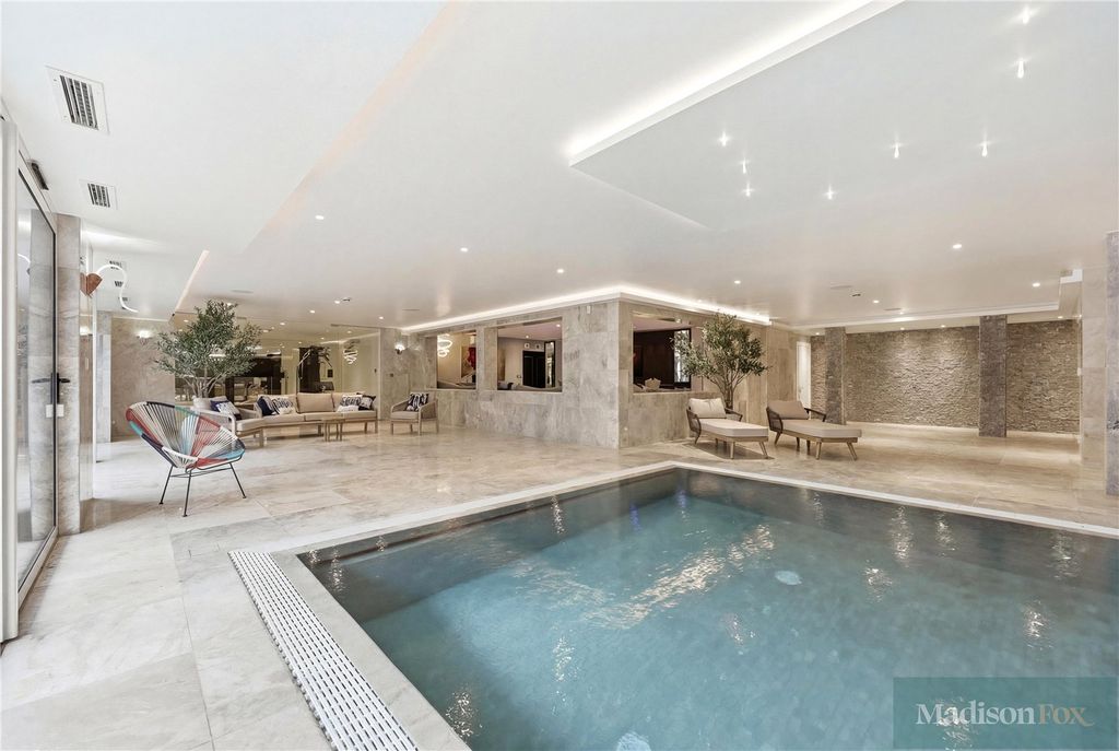 Additional image 25 of 8 bed detached house for saleStradbroke Drive, Chigwell, Essex IG7