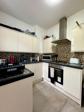 Shirley Road, Cardiff CF23, Room to rent