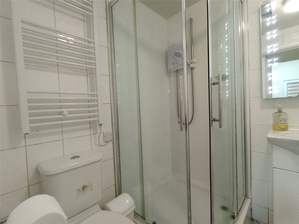 Additional image 8 of 1 bed flat to rentCourt Flat Paragon Court, The Paragon, Tenby, Pembrokeshire SA70