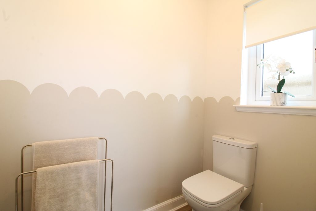 Additional image 13 of 6 bed property to rentKilmelford Drive, Bishopton PA7