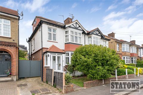 Woodville Road, New Barnet, Hertfordshire EN5
