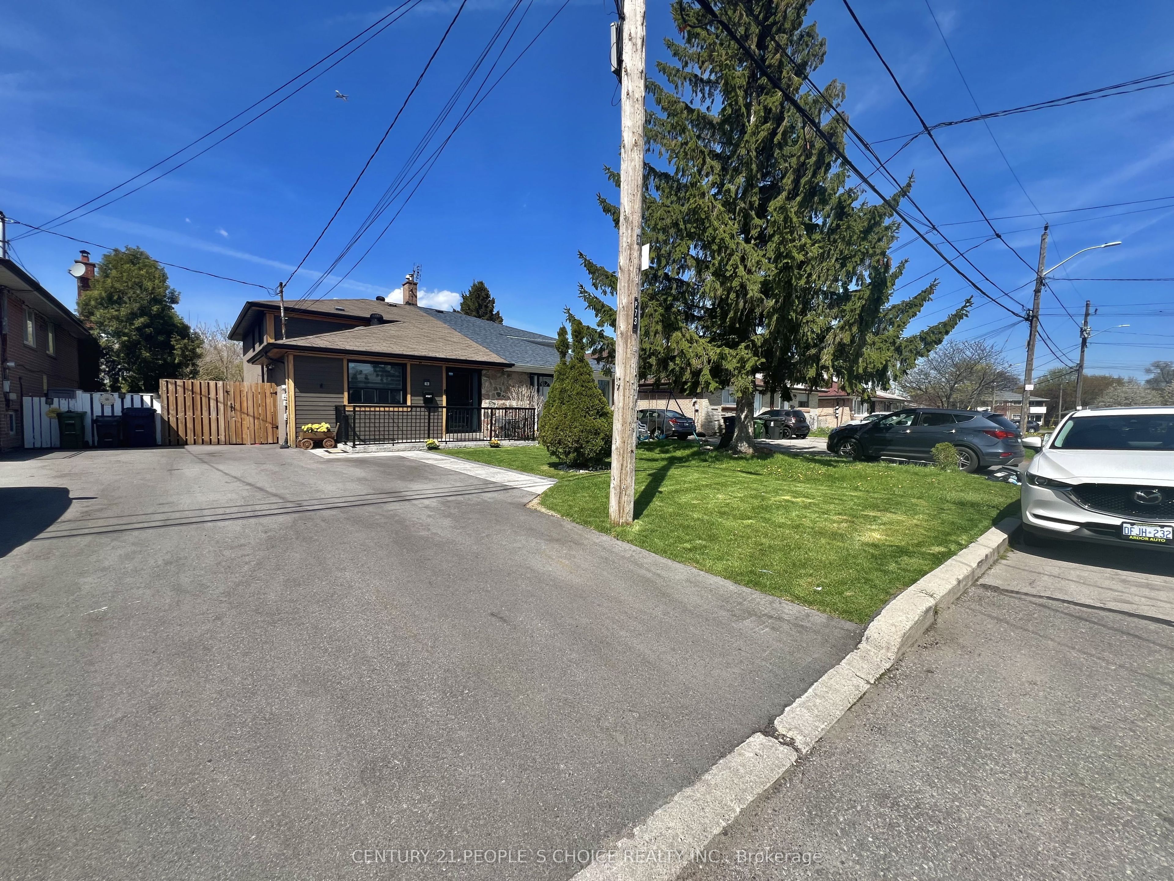 73 Newlin Crescent, Toronto, ON, M3L 1X5