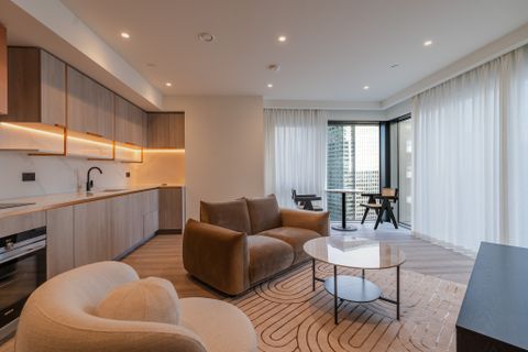 Aspen, Canary Wharf, London E14