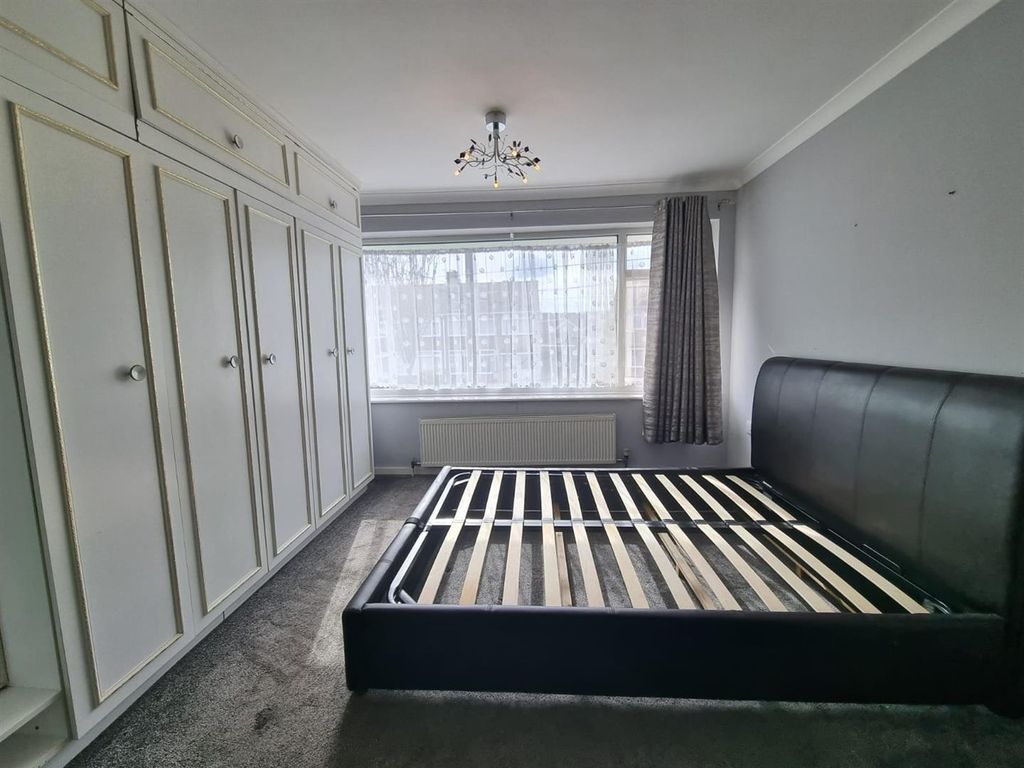 Additional image 6 of 3 bed semi-detached house to rentKerry Pit Way, Kirk Ella HU10