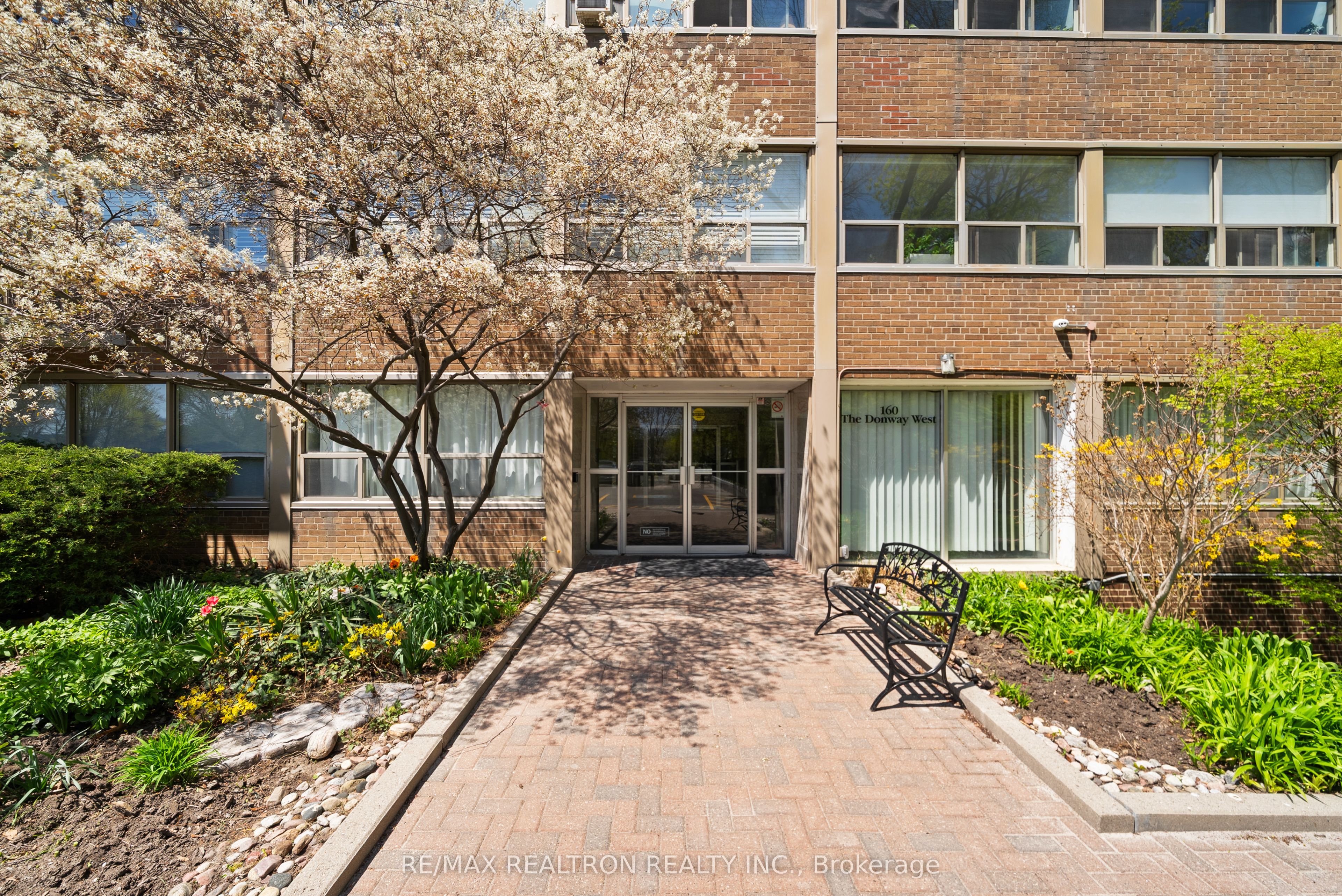 306-160 The Donway N/a W, Toronto, ON, M3C 2G1