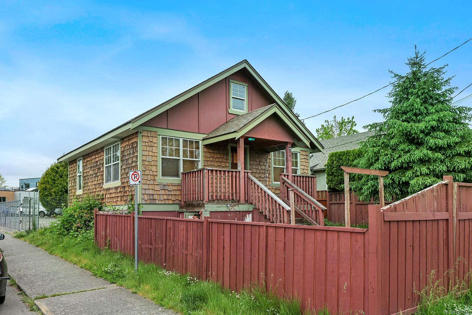 Additional image 2 of 989 Fitzgerald Avenue, Courtenay, BC, V9N 2R6