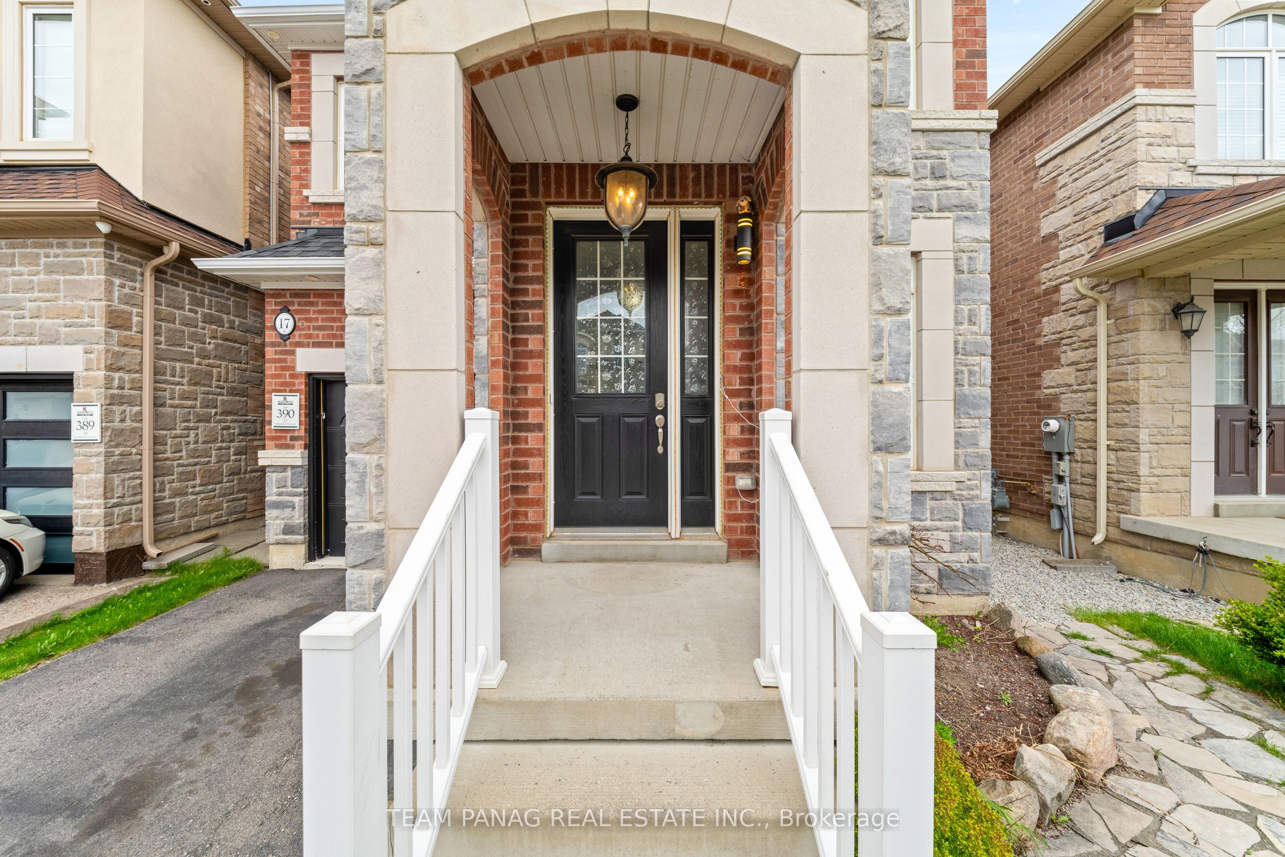 17 Kempsford Crescent, Brampton, ON, L7A 4M5 photo 4