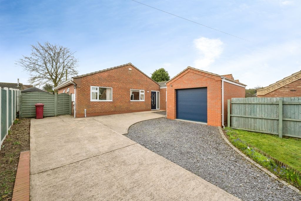 4 bed detached bungalow for saleHigh Street, Broughton, Brigg DN20