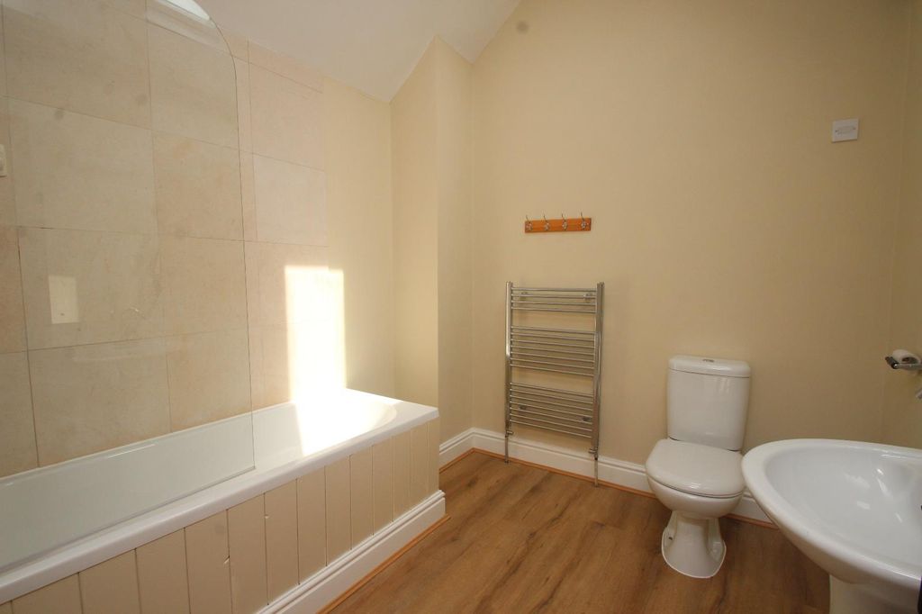 Additional image 10 of 4 bed detached house to rentHarewell Lane, Dacre Banks, Harrogate, North Yorkshire HG3