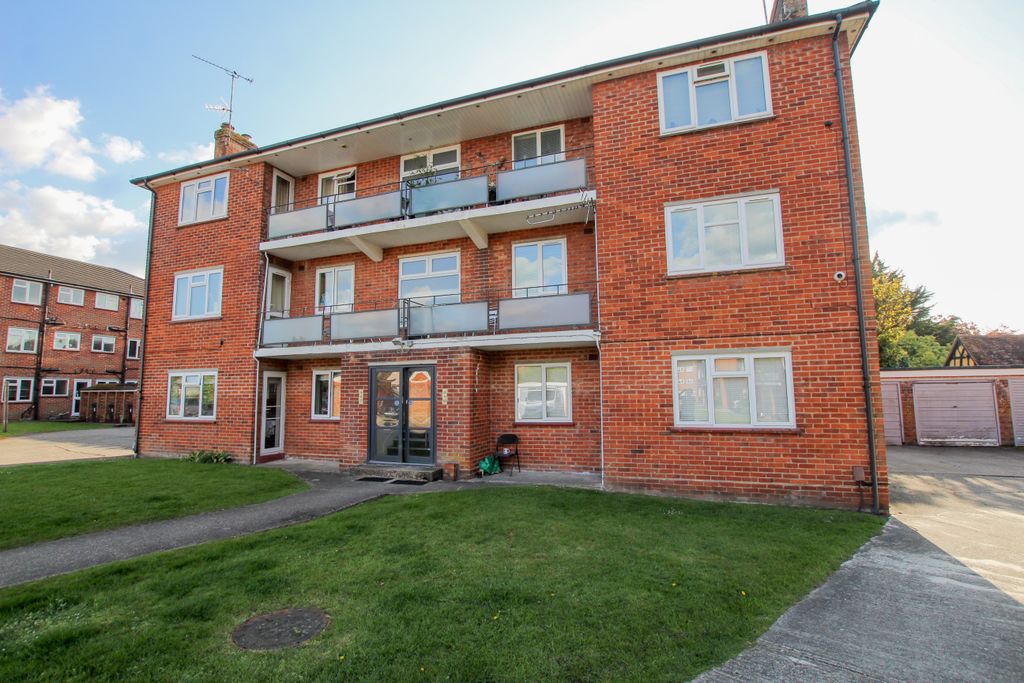 2 bed flat to rentStroud Green, Newbury RG14