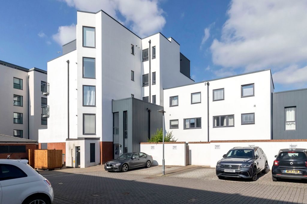 Additional image 8 of 2 bed flat for saleDuke Of Wellington Court, Fishers Lane, Cheltenham GL52