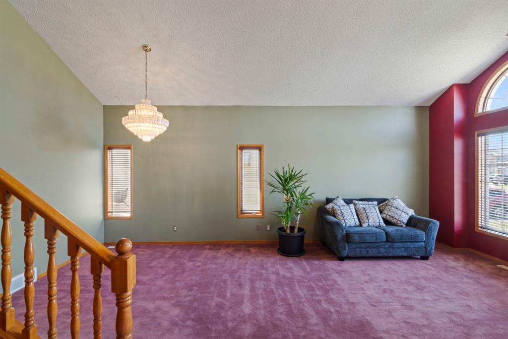 Additional image 4 of 87 Applefield Close SE, Calgary, AB, T2A 7R1