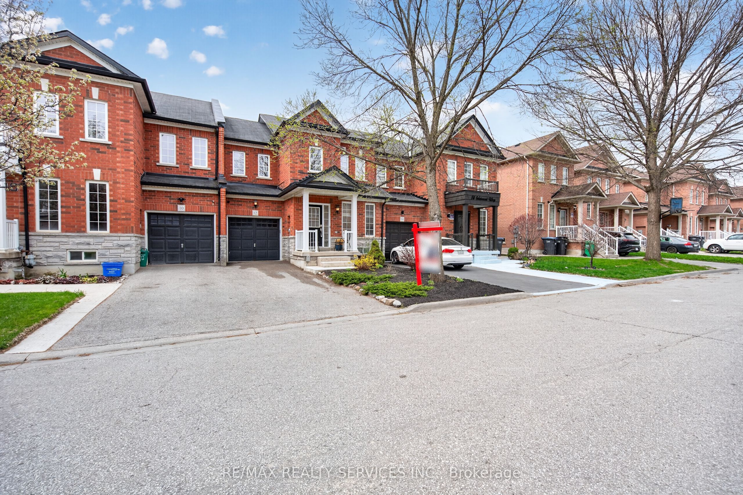 12 Nutwood Way, Brampton, ON, L6R 0X7 photo 3