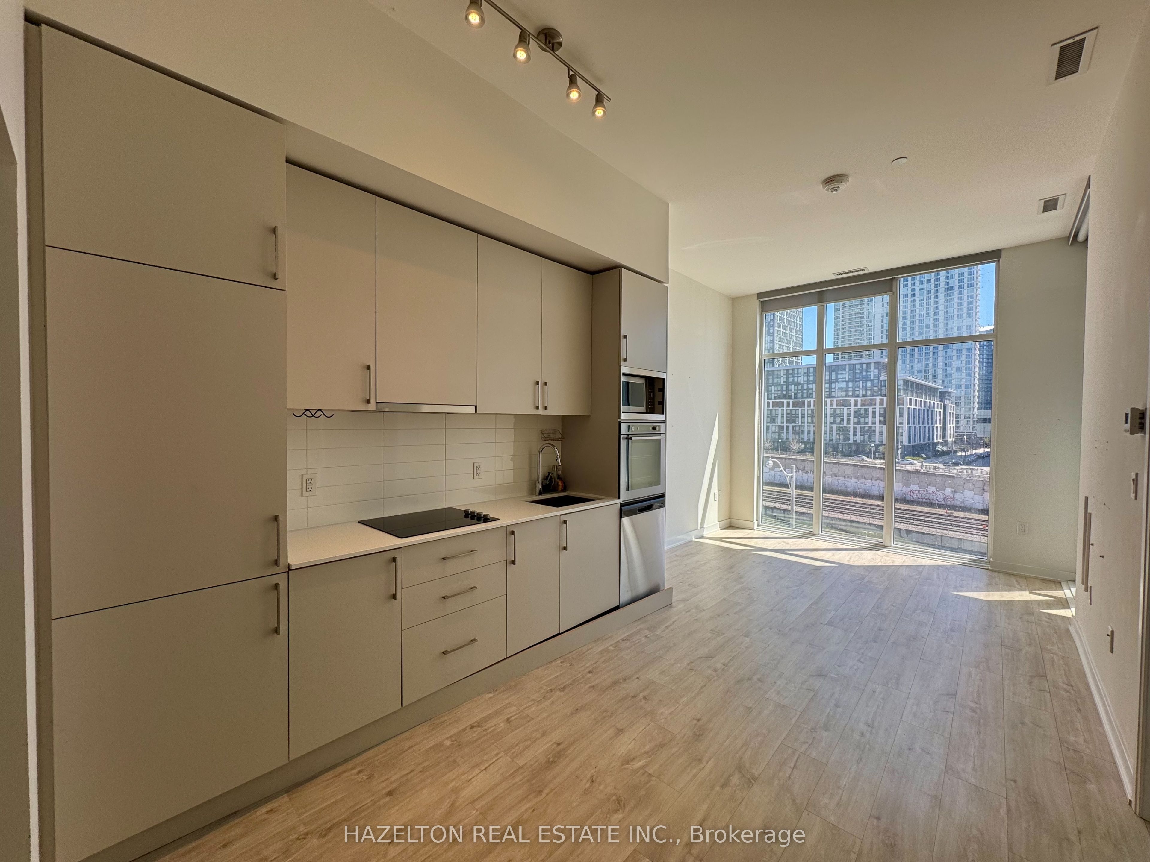 201E-576 Front Street W, Toronto, ON, M5V 1C1