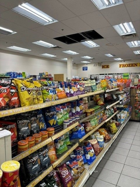 Additional image 3 of 210 Mohawk Road E, Hamilton, ON, L9A 2H6