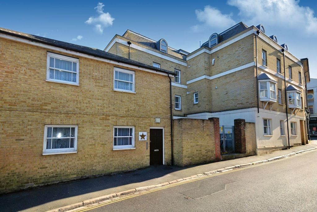 2 bed flat to rent3 Star Street, Ryde PO33
