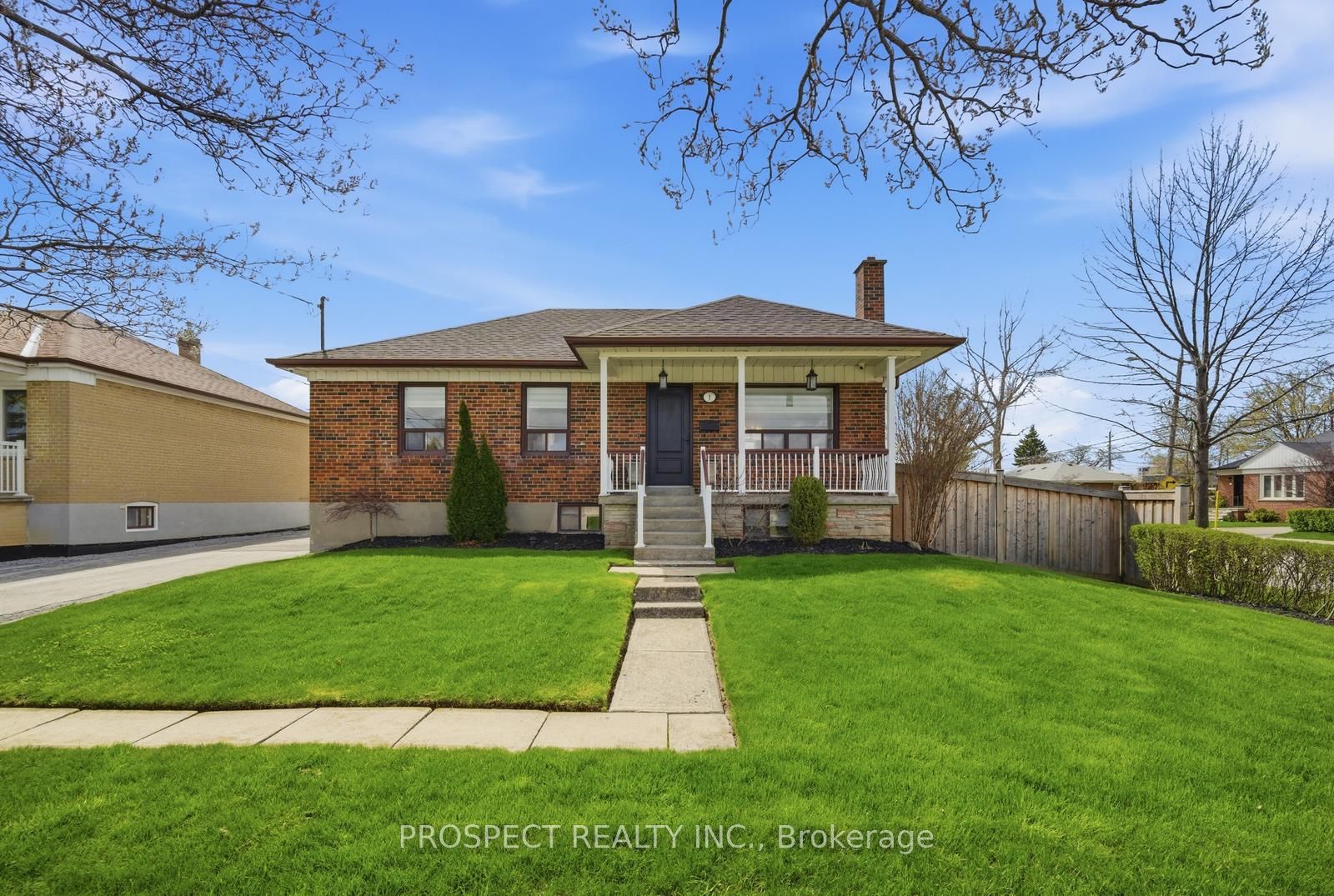 1 Bayford Avenue, Toronto, ON, M3K 1W6